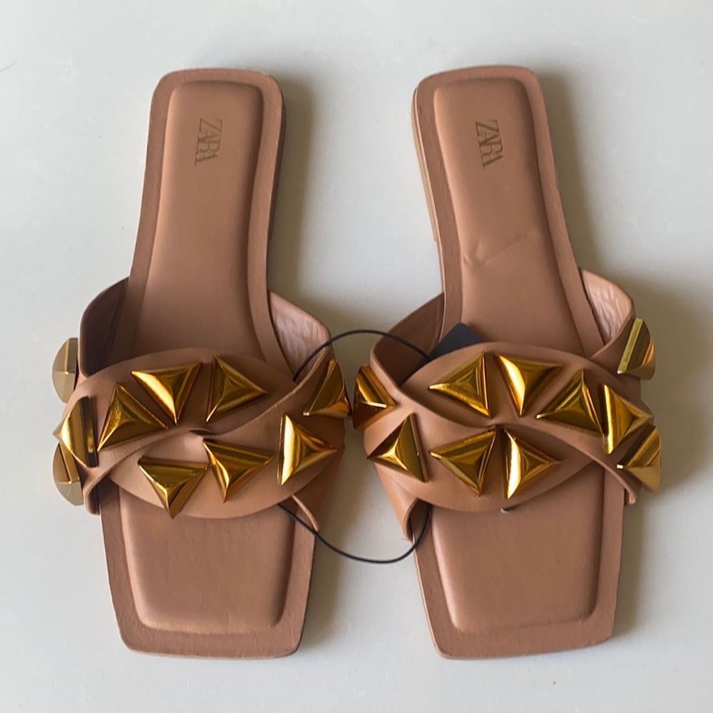 ❤️… Zara Studded Tan Square Flat Sandals